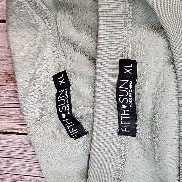 NWT FIFTH♡SUN PLUSH BUTTERFLY TWO-PIECE LOUNGE SET - Picture 13 of 16